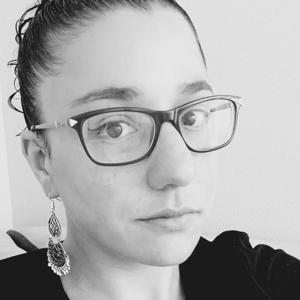 MEET SANDRA : "Ma petite lumière s’éteignait peu à peu, mais je me suis relevée."