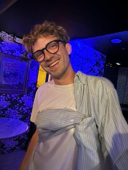MEET ADRIEN : "Ma dermatologue m'a dit que je vivrais ça toute ma vie".