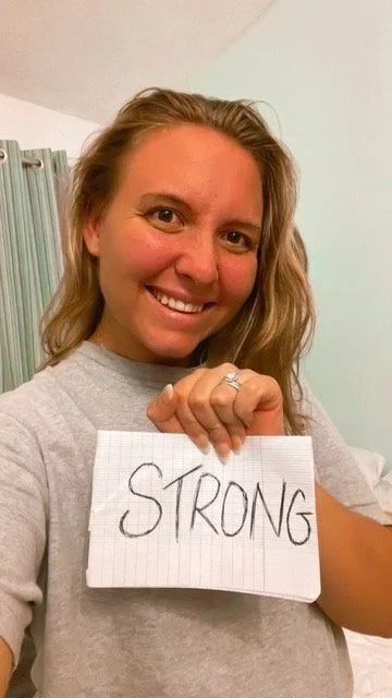 MEET LAURE : "La vie nous a offerte une maladie de peau pour nous prouver qu’on est forts."